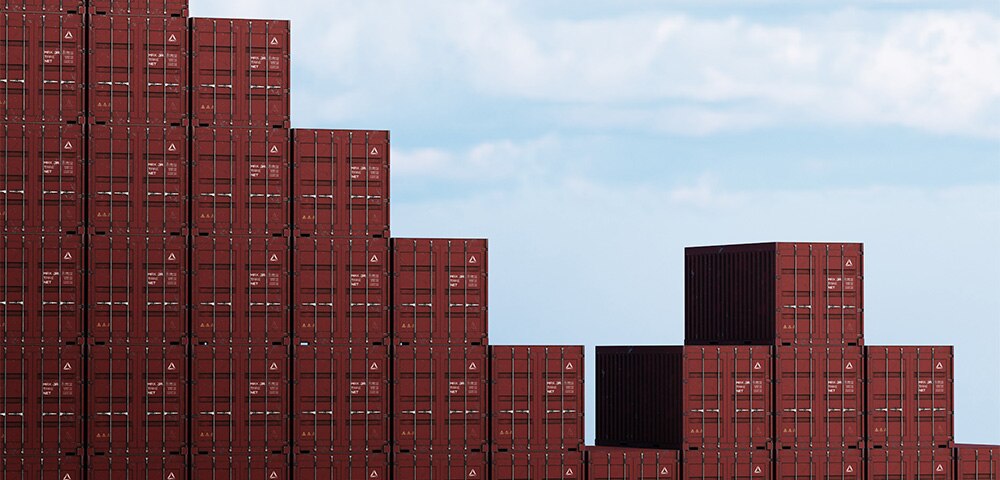 <p>Tariff turmoil: the bumpy road ahead for manufacturers</p>
